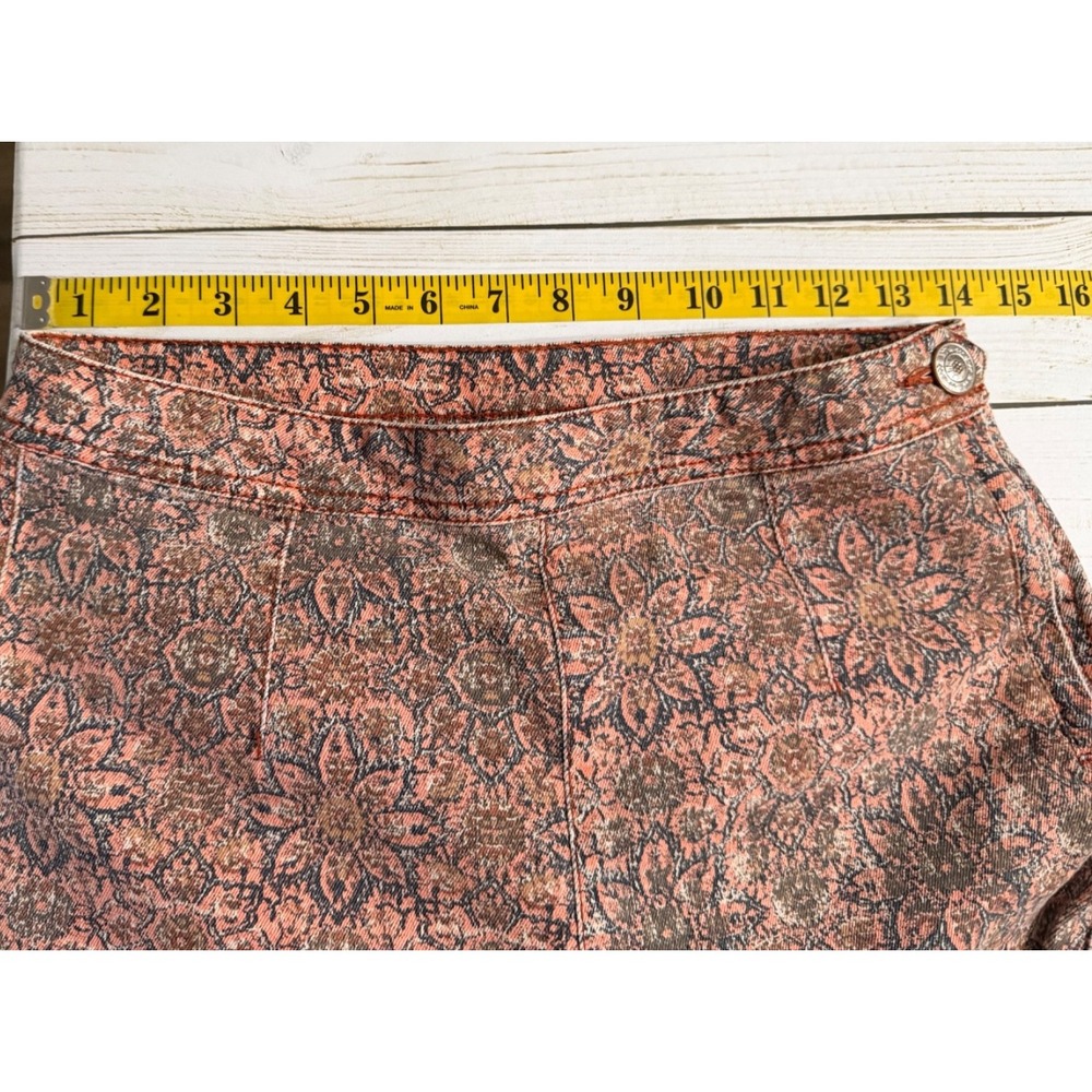 Free People Frida Cropped Flare‎ Jeans Boho Tapestry Print Women's Size 6 - Picture 4 of 9